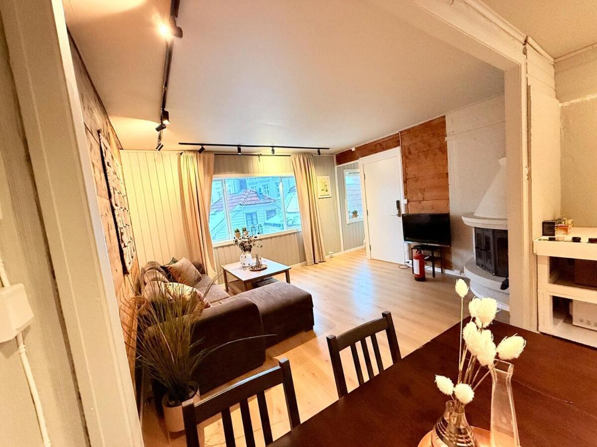 Historic Charm In Bergens Heart Apartamento